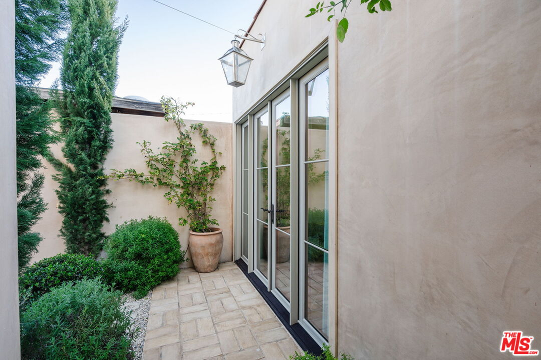 2640 Clyde Ave Unit: ADU