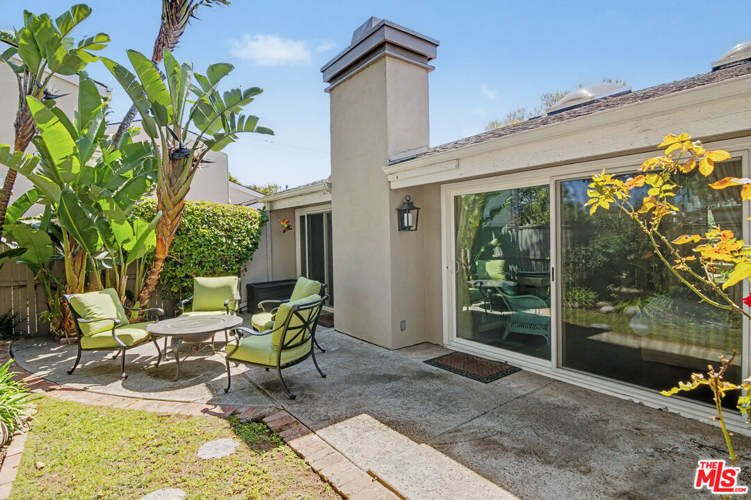 19525 Starfish Ln