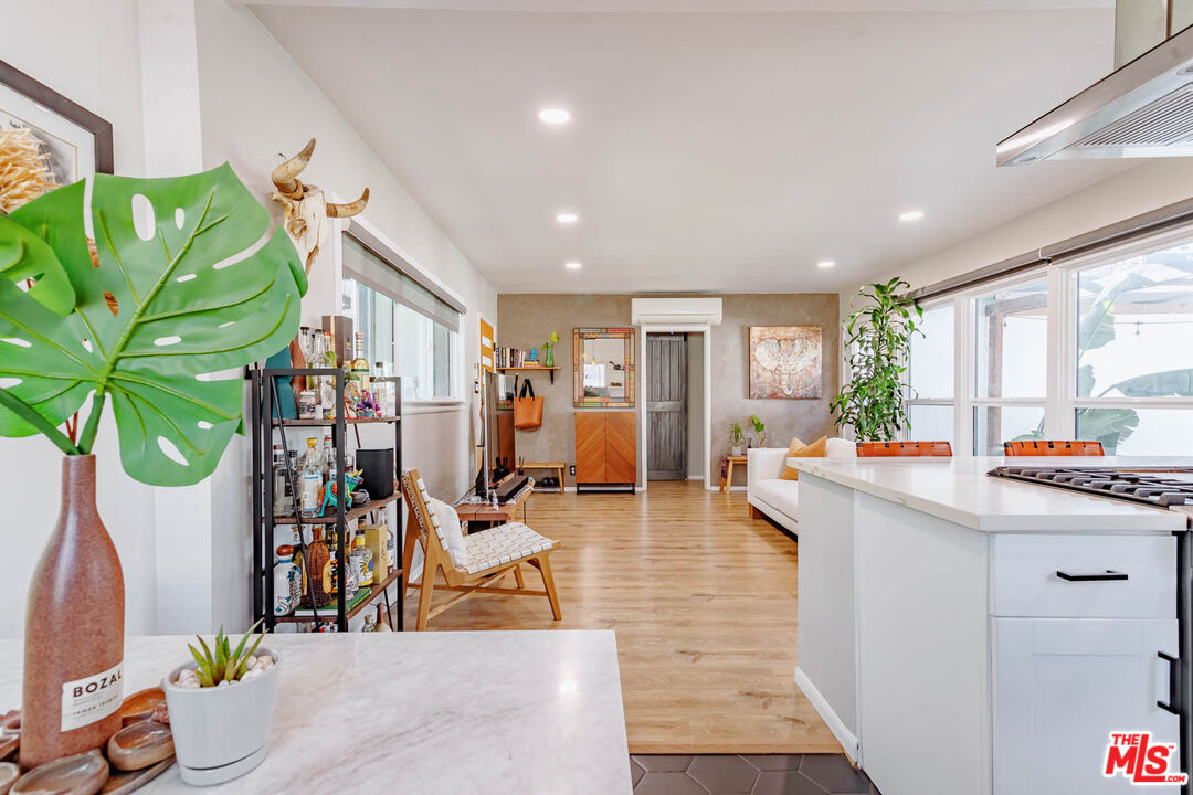 5541 E Mezzanine Way