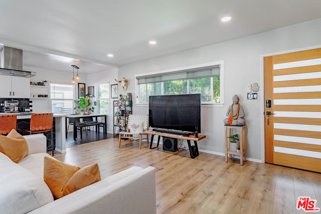 5541 E Mezzanine Way