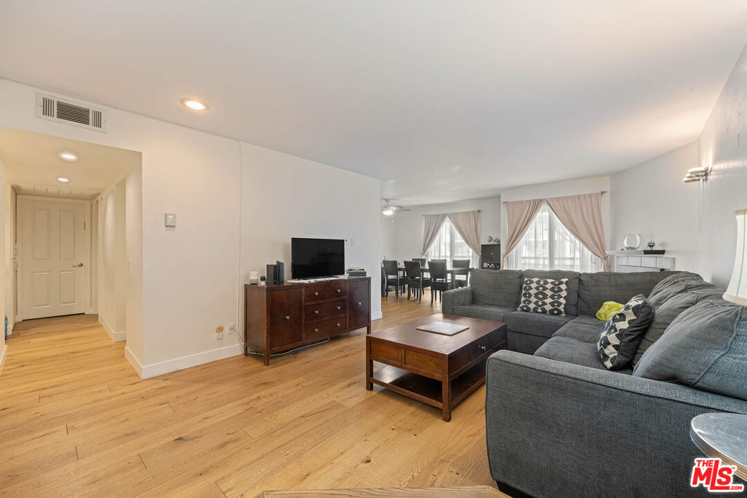 1515 S Beverly Dr Unit: 201
