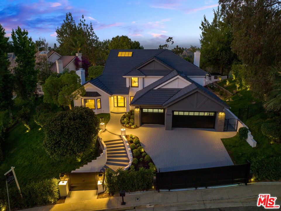 4050 Clarinda DR