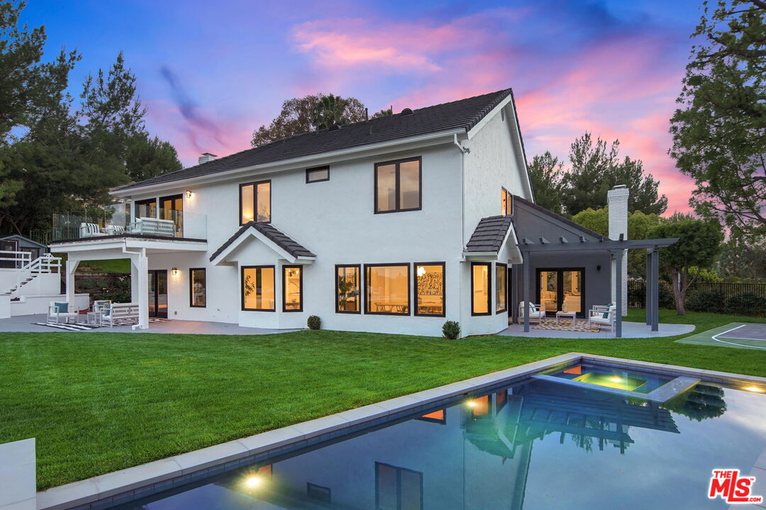 4050 Clarinda DR