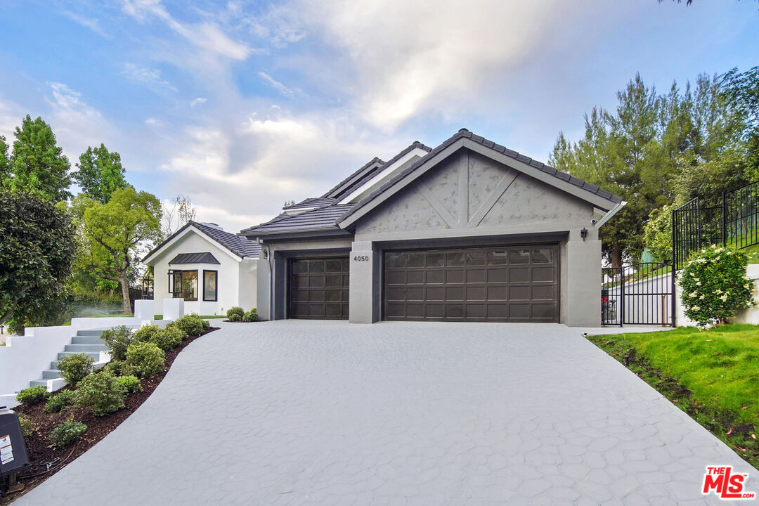 4050 Clarinda DR