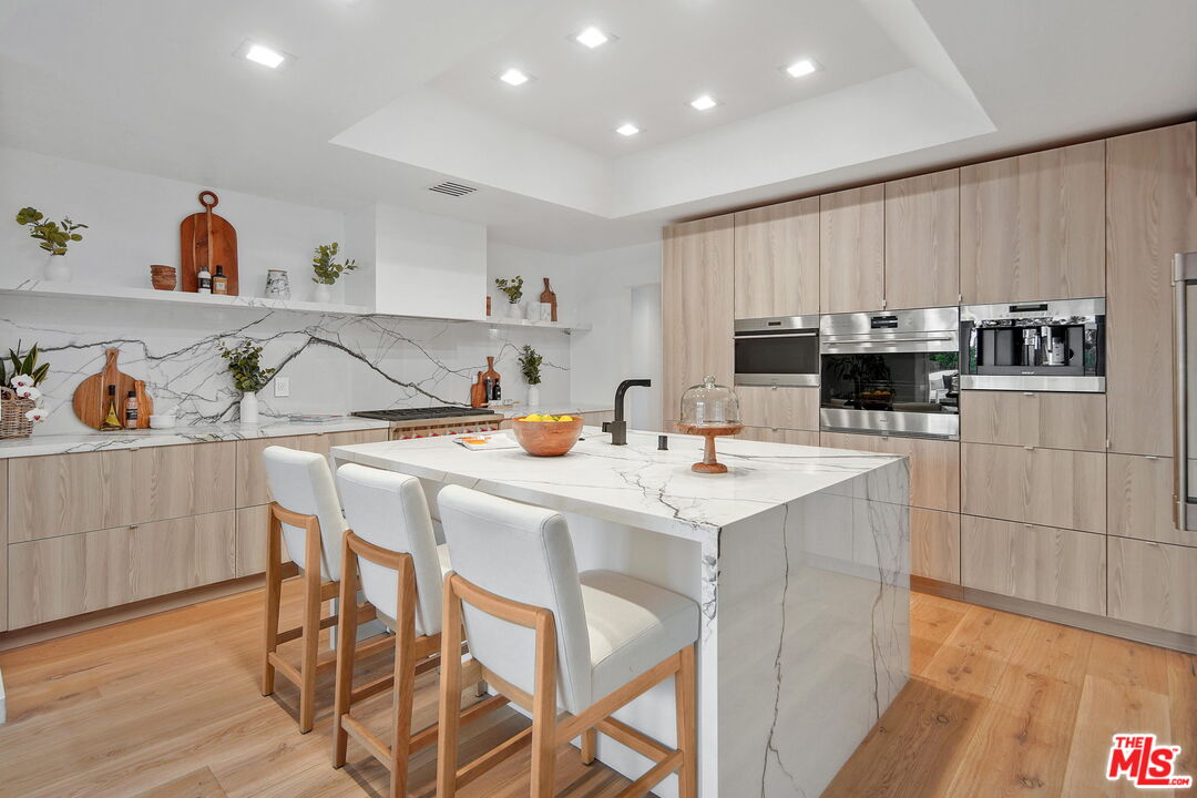 4050 Clarinda DR