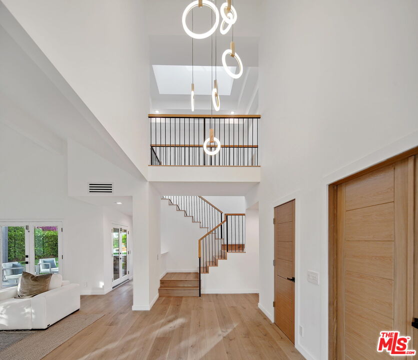4050 Clarinda DR
