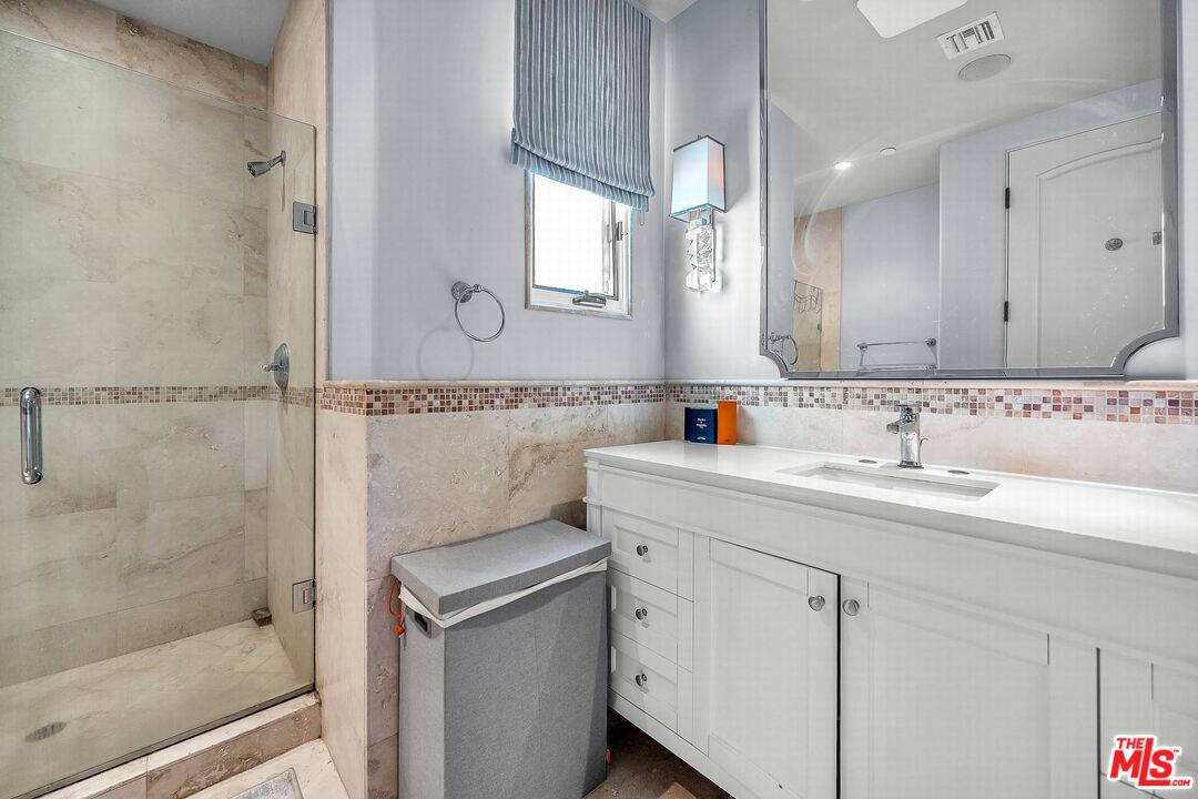 3110 Benedict Canyon Dr