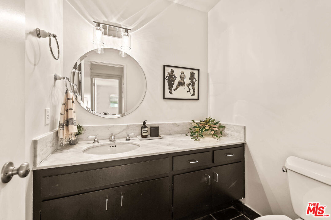 8401 Fountain Ave Unit: 13