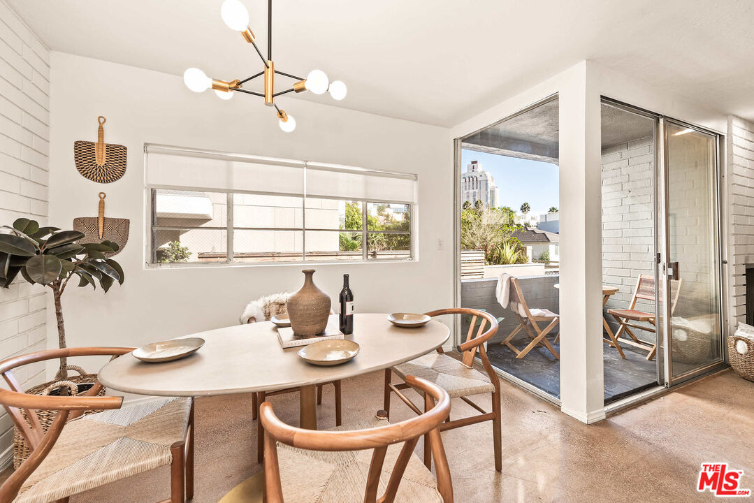 8401 Fountain Ave Unit: 13
