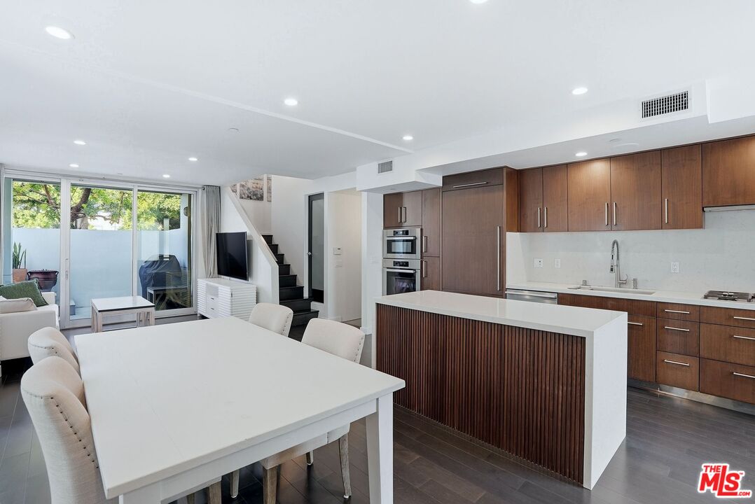125 Pacific St Unit: 5
