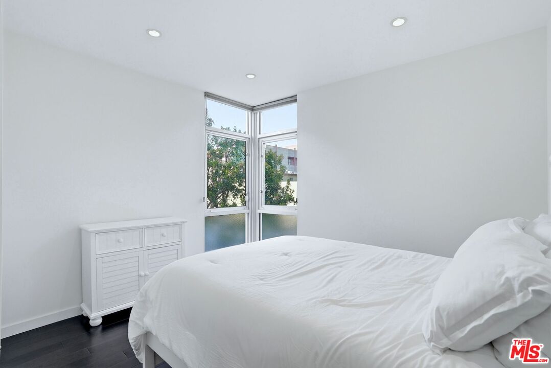 125 Pacific St Unit: 5