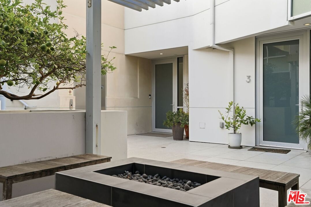 125 Pacific St Unit: 5