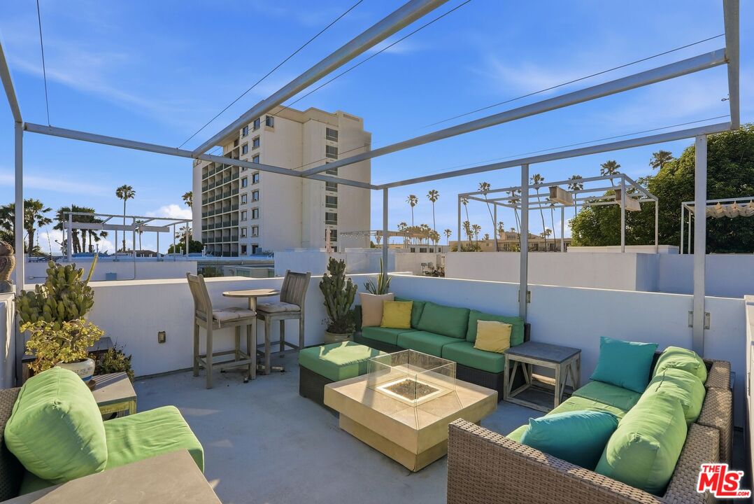 125 Pacific St Unit: 5
