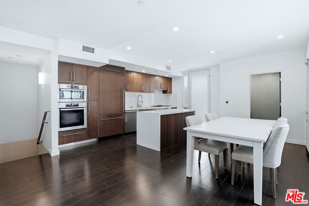 125 Pacific St Unit: 5