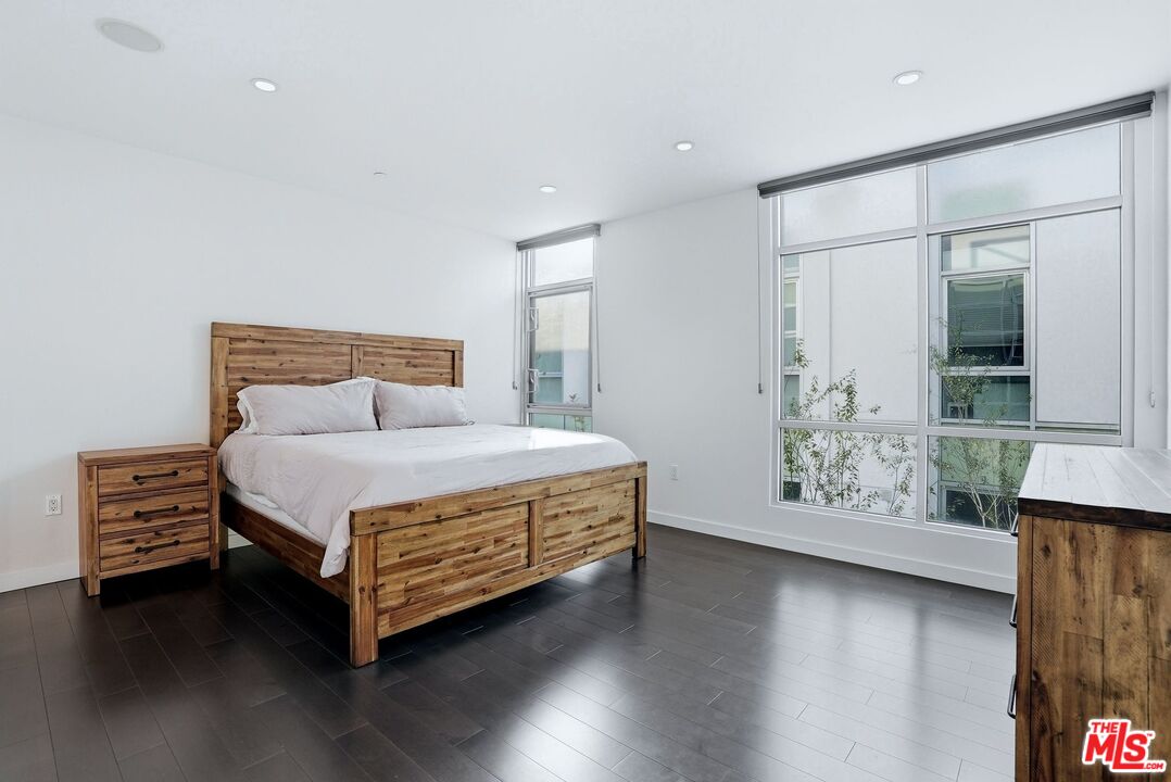 125 Pacific St Unit: 5