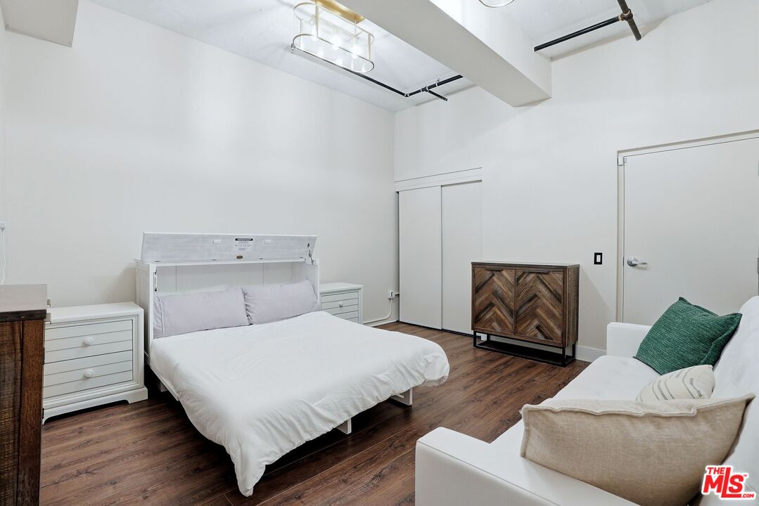 125 Pacific St Unit: 5
