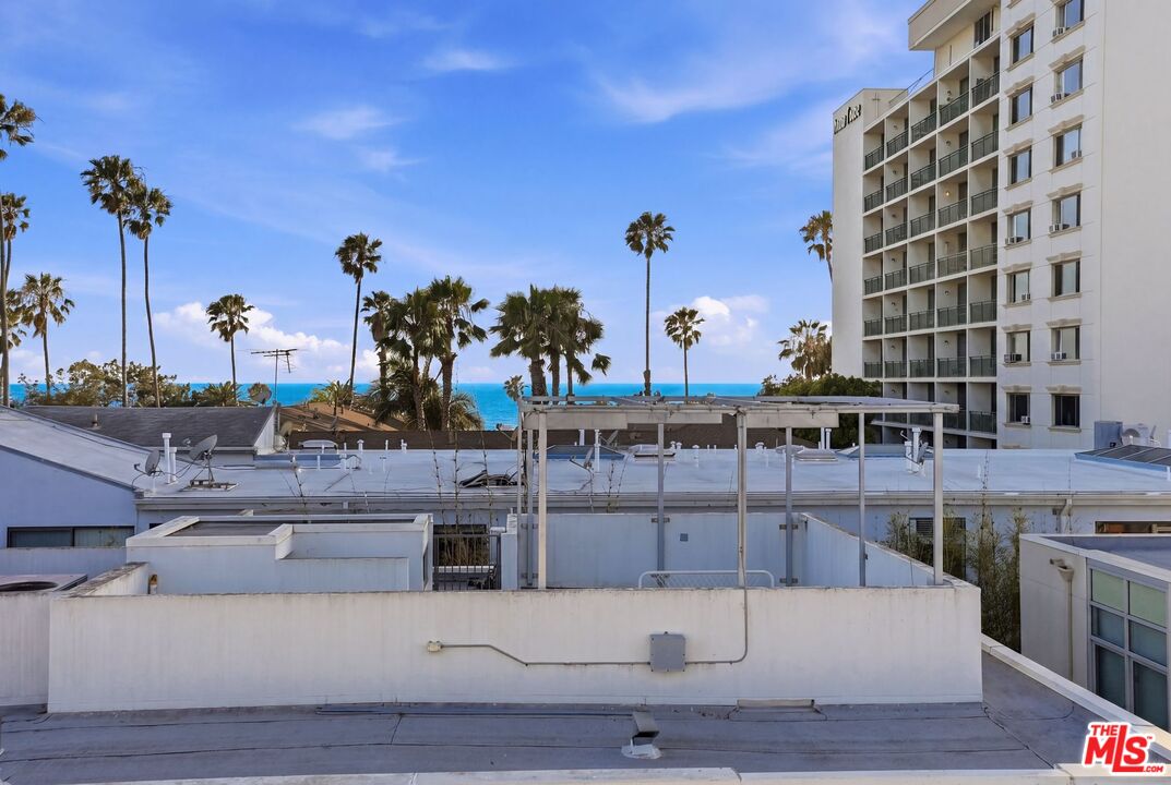 125 Pacific St Unit: 5