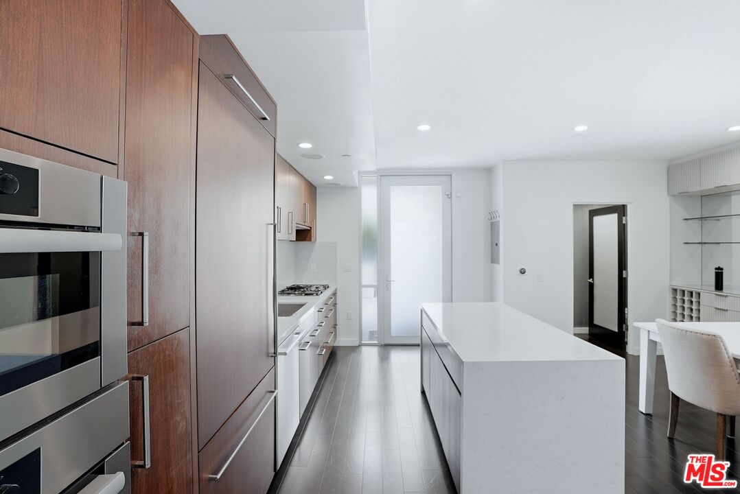 125 Pacific St Unit: 5