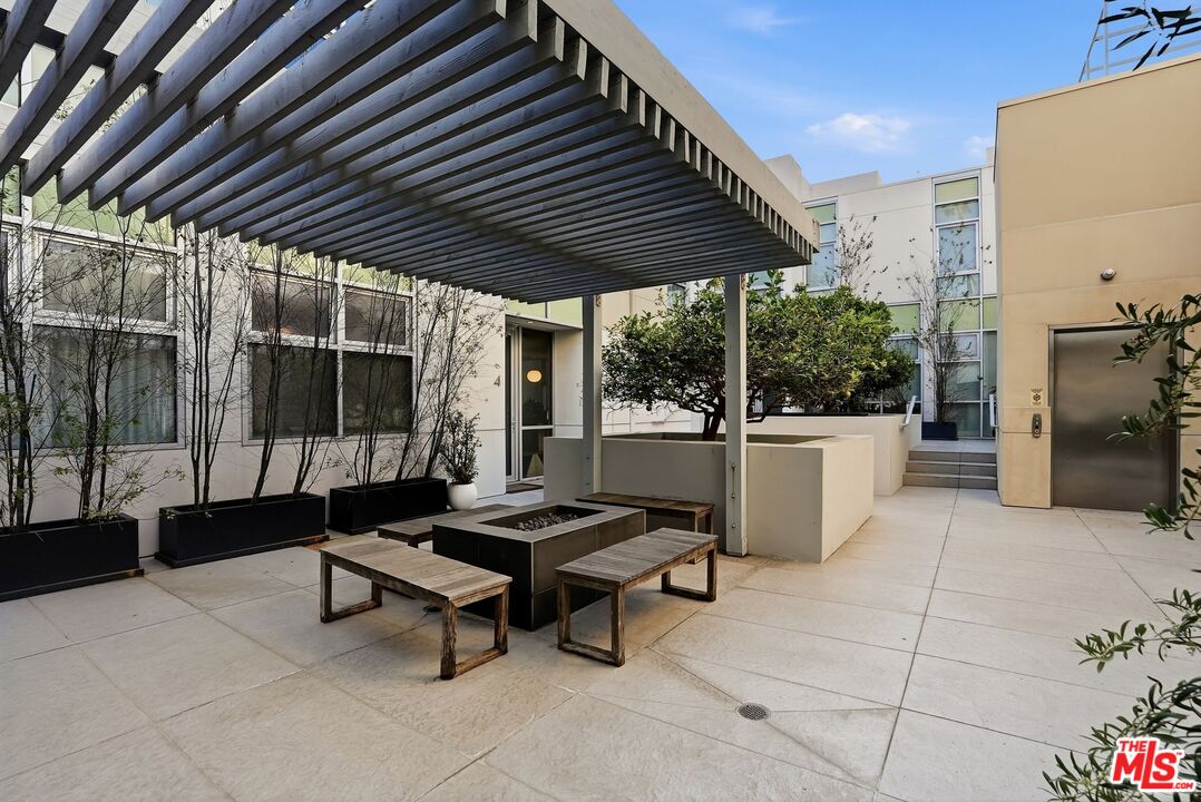 125 Pacific St Unit: 5