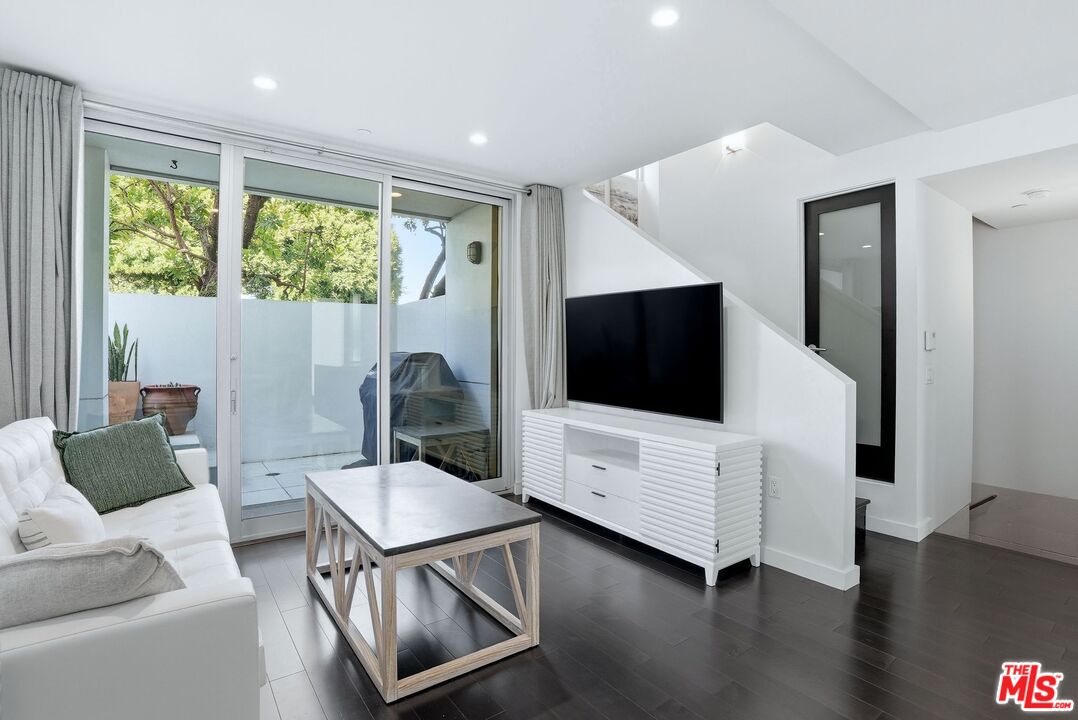 125 Pacific St Unit: 5