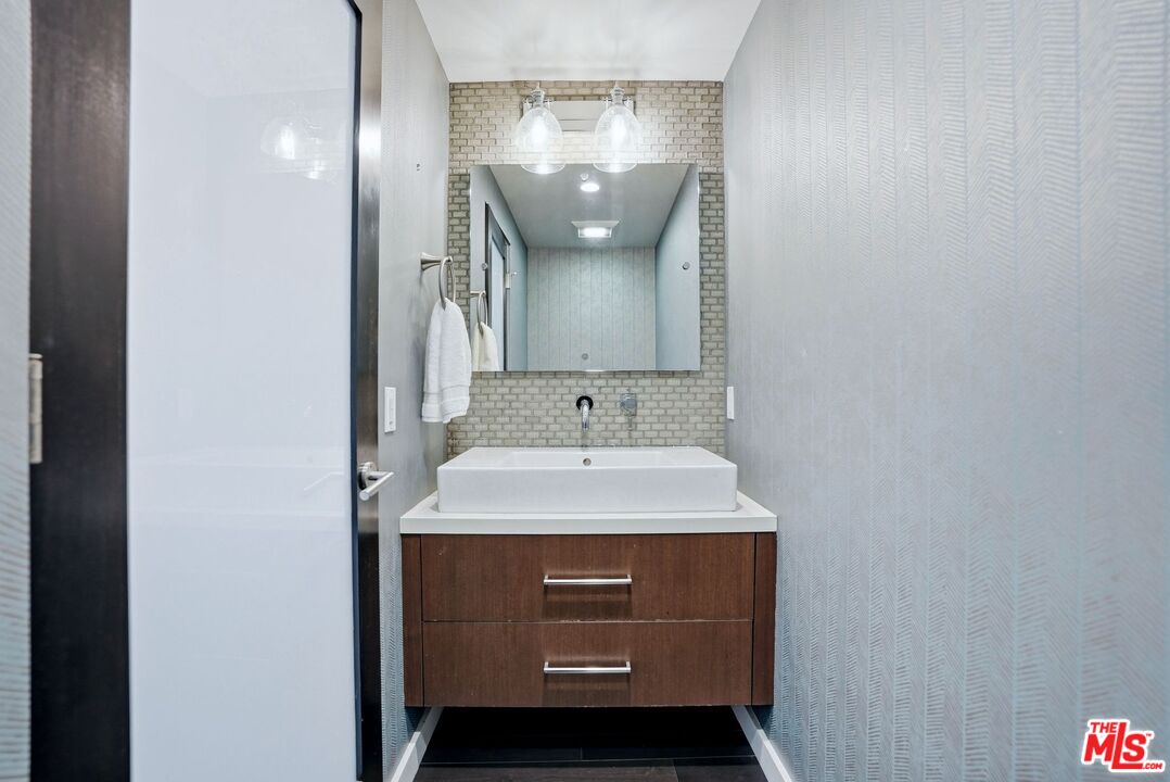 125 Pacific St Unit: 5