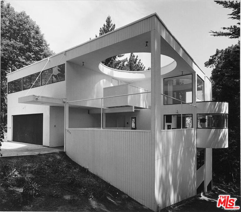 520 W Via Lola