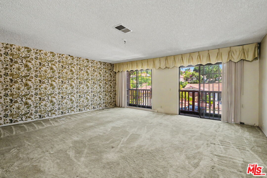 627 Mount St
