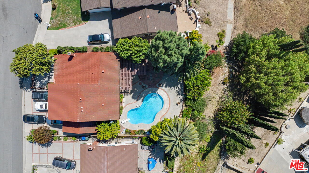 627 Mount St