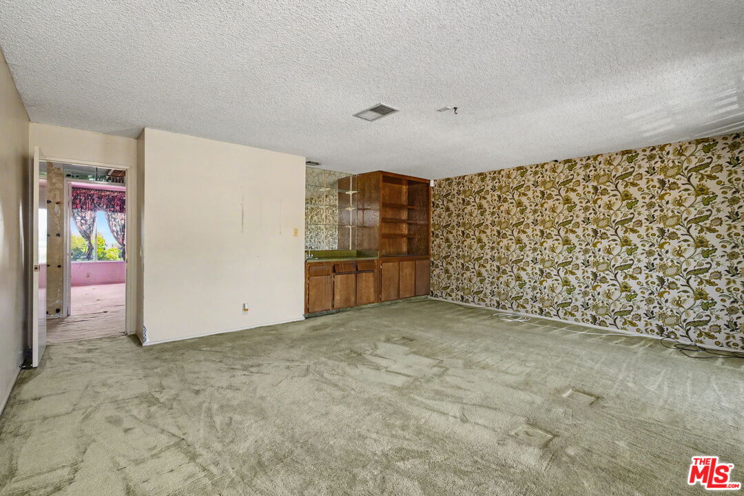 627 Mount St