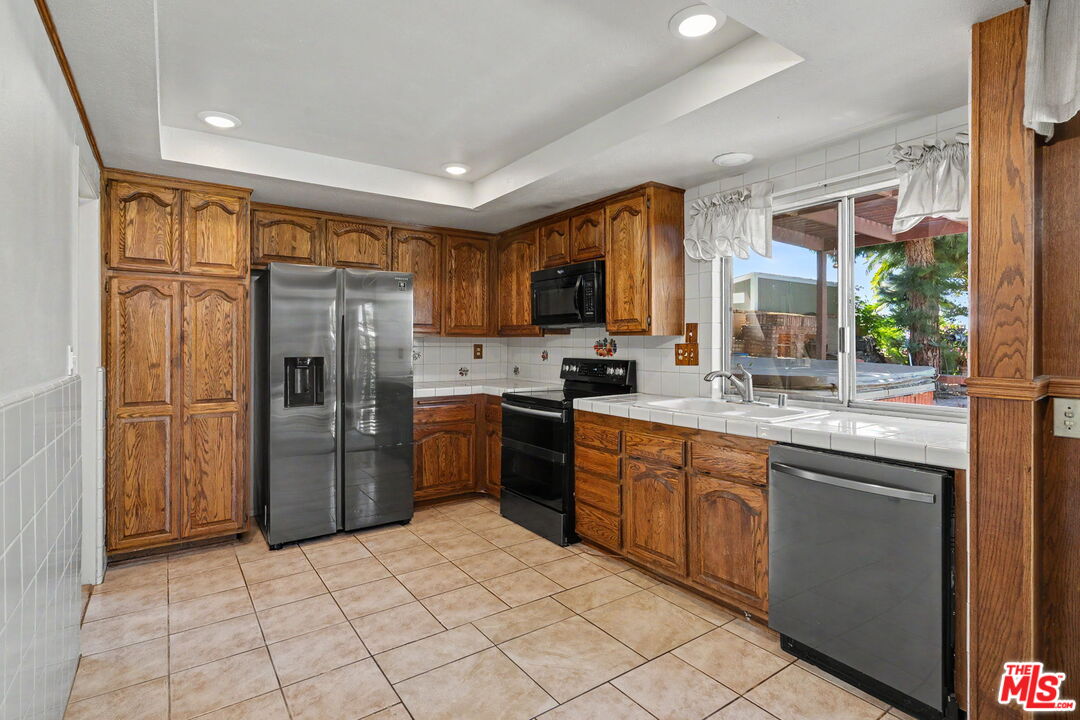 627 Mount St