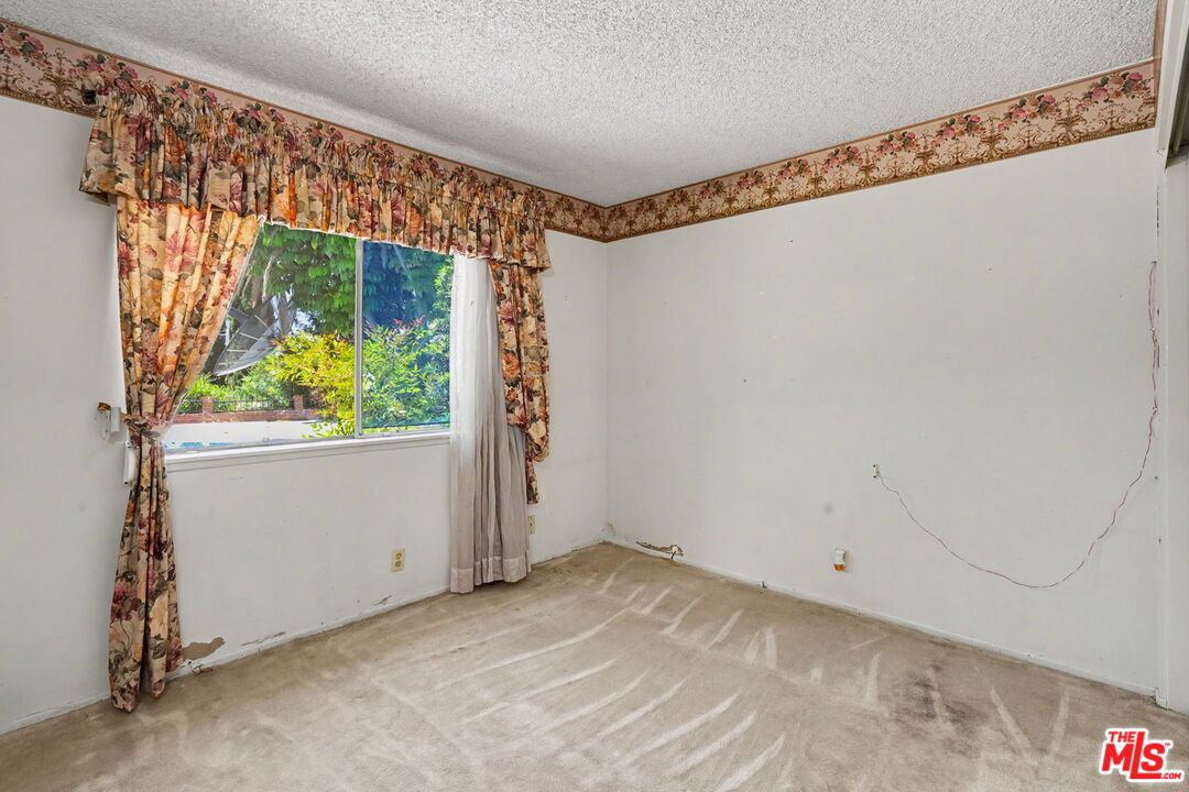 627 Mount St