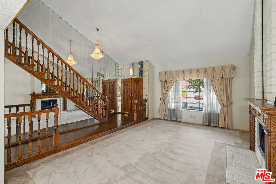 627 Mount St