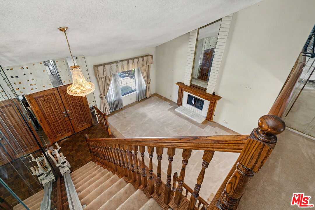 627 Mount St