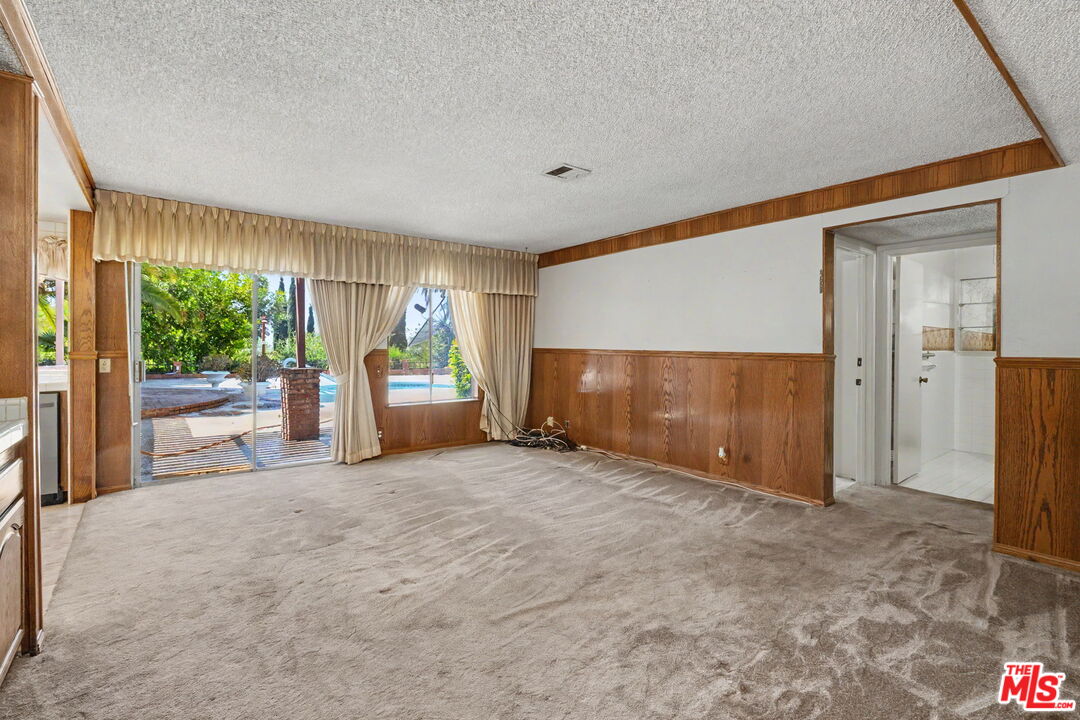 627 Mount St