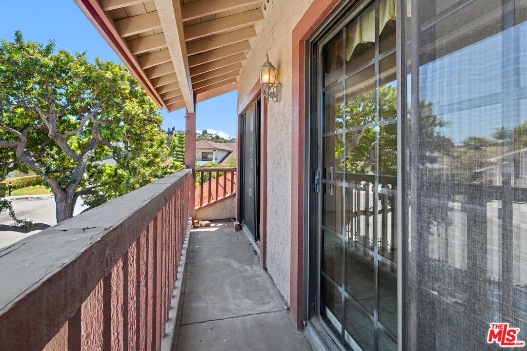 627 Mount St