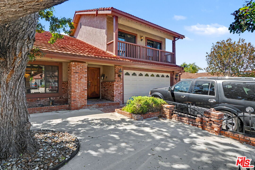 627 Mount St