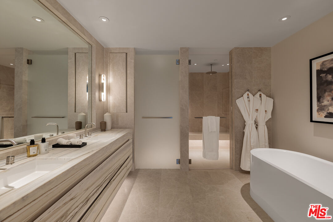 9200 Wilshire Blvd Unit: 505W