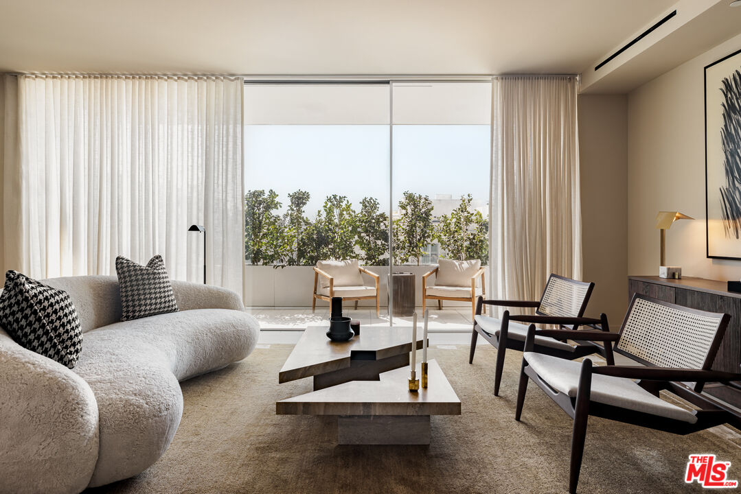 9200 Wilshire Blvd Unit: 505W