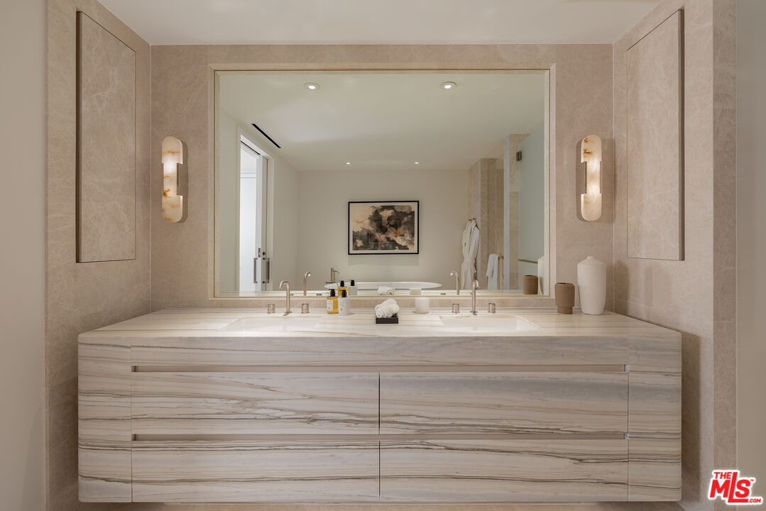 9200 Wilshire Blvd Unit: 505W