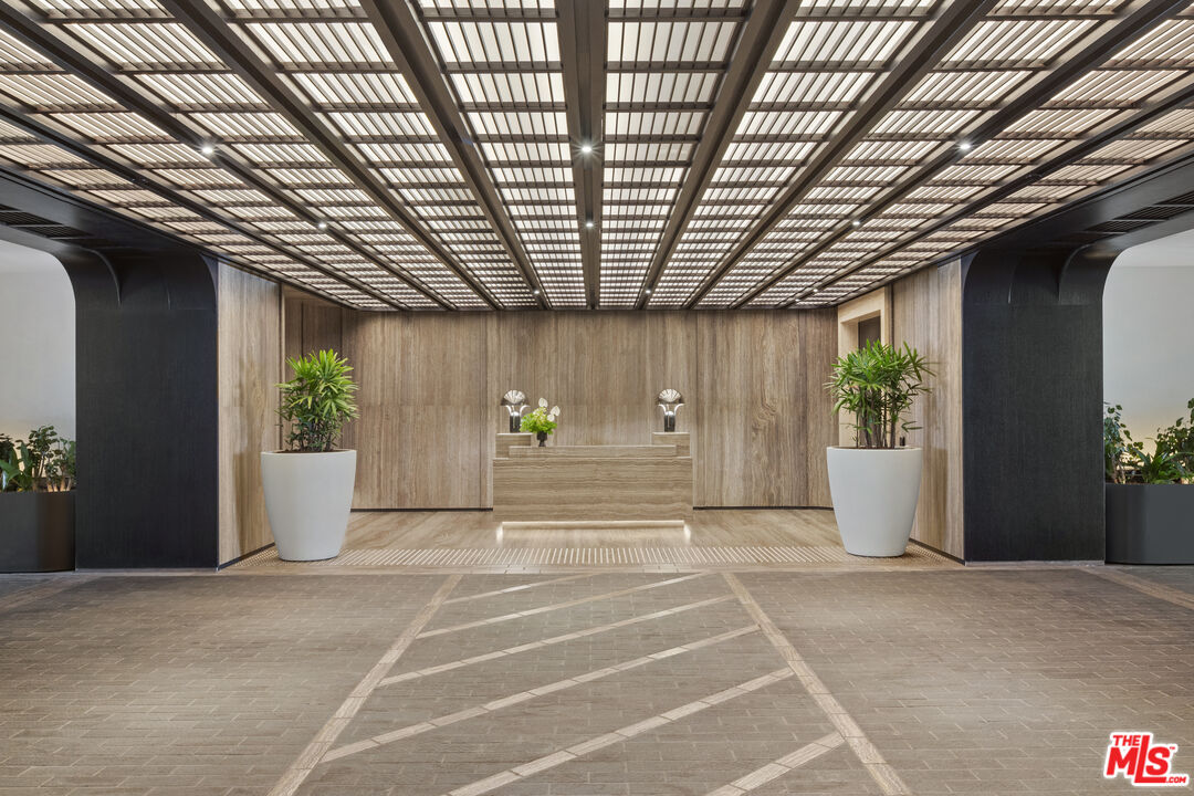 9200 Wilshire Blvd Unit: 505W