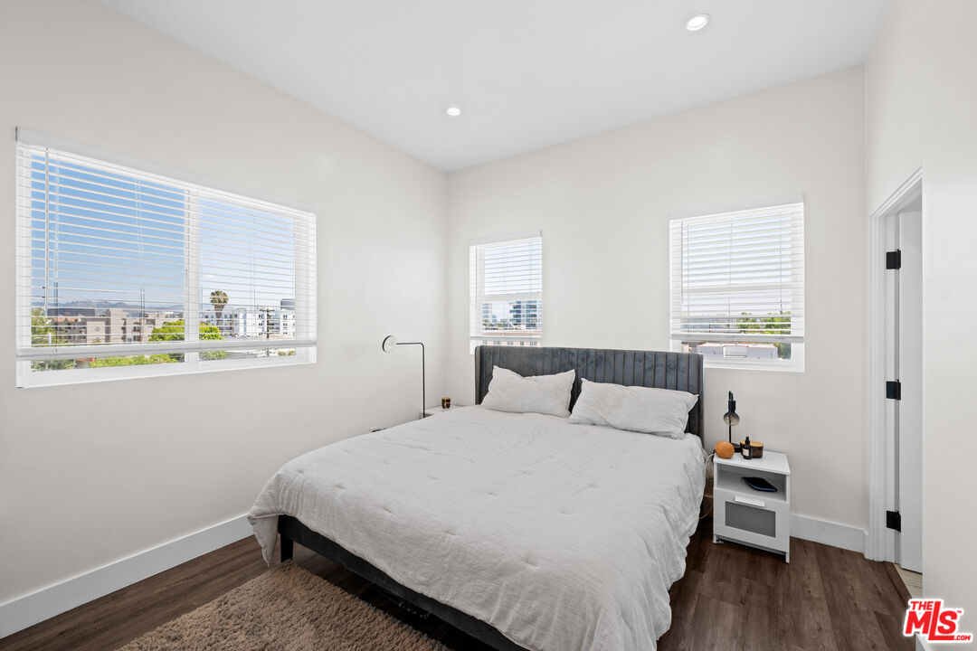 1431 S Sherbourne Dr
