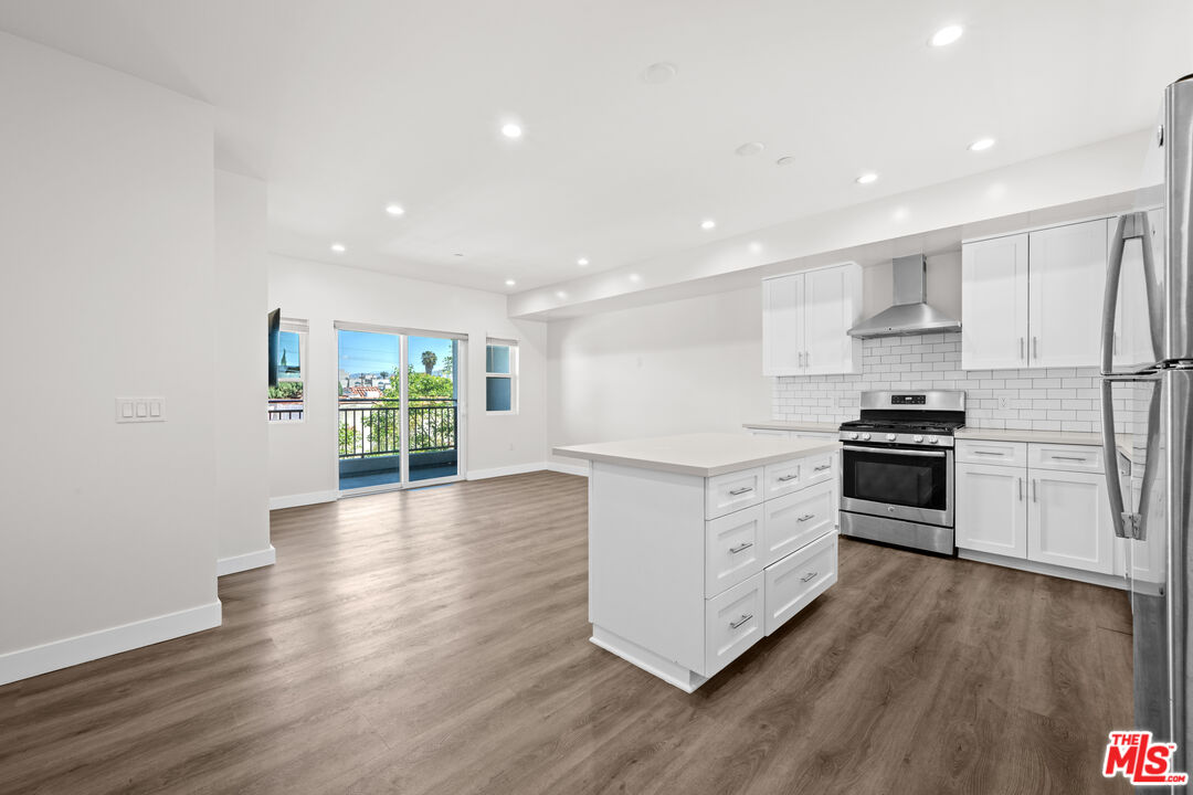 1431 S Sherbourne Dr