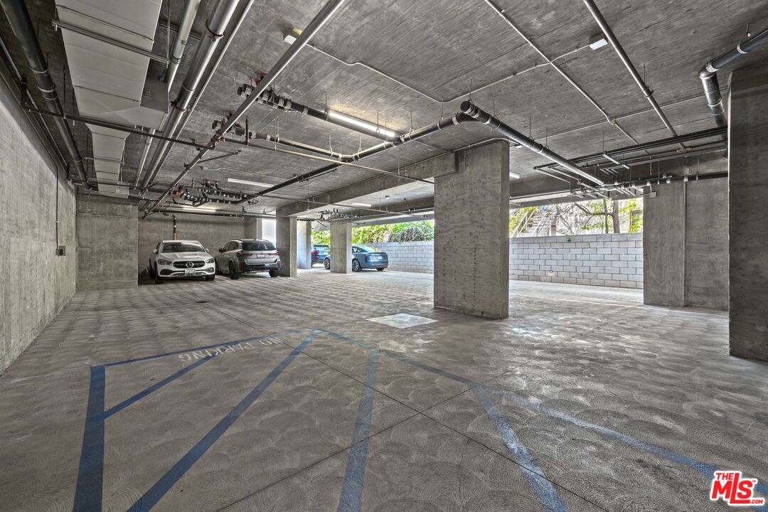 1431 S Sherbourne Dr