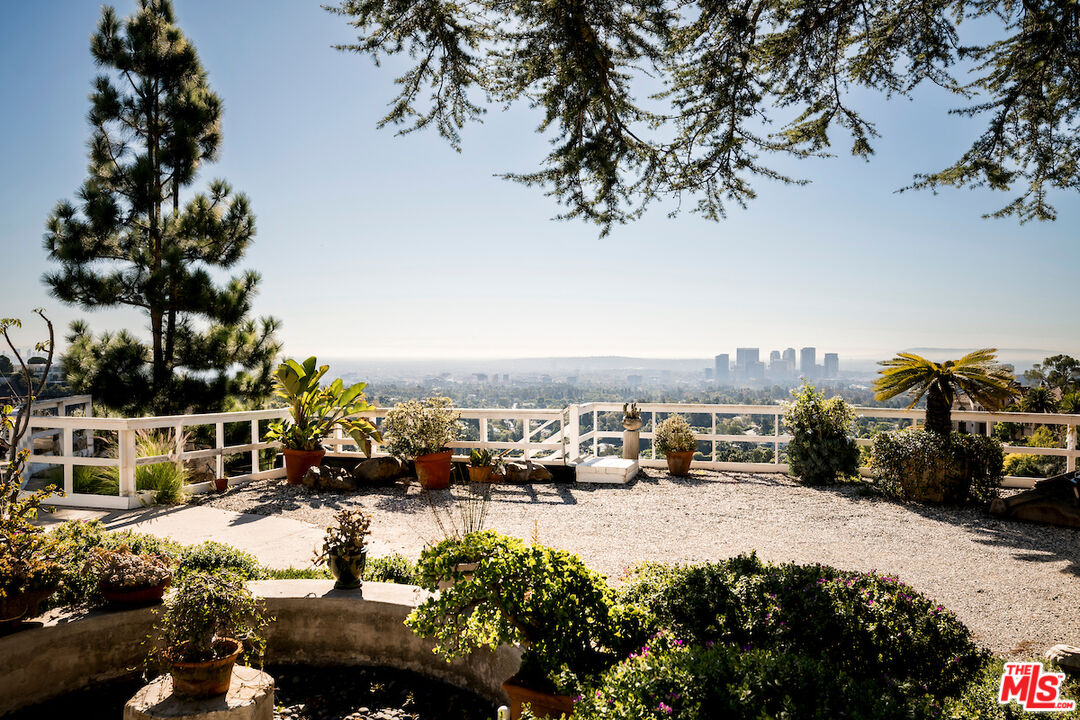1436 Bella Dr