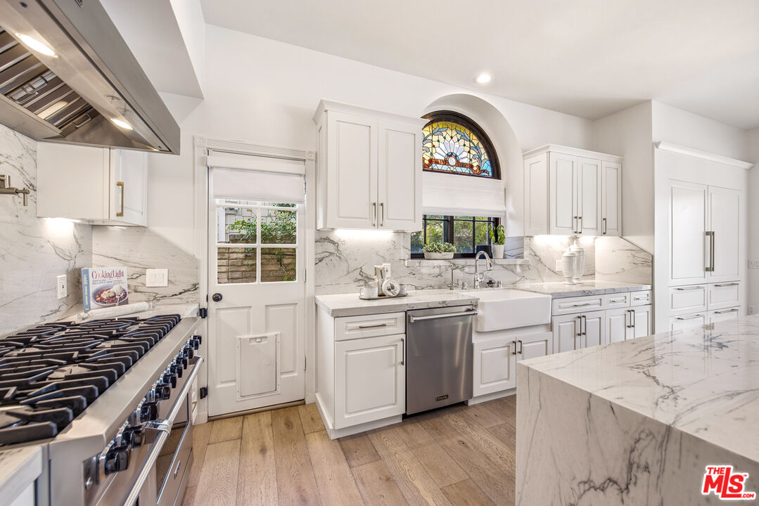 3704 Capstan Cir