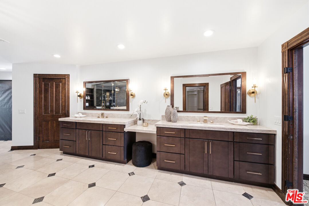 3704 Capstan Cir