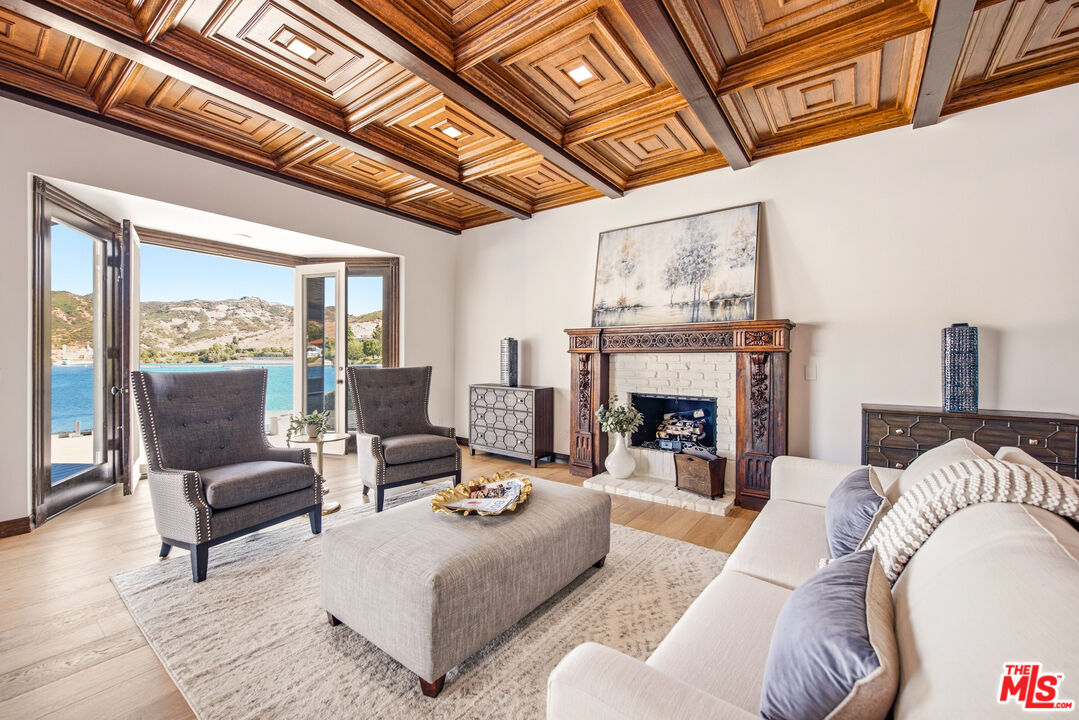 3704 Capstan Cir