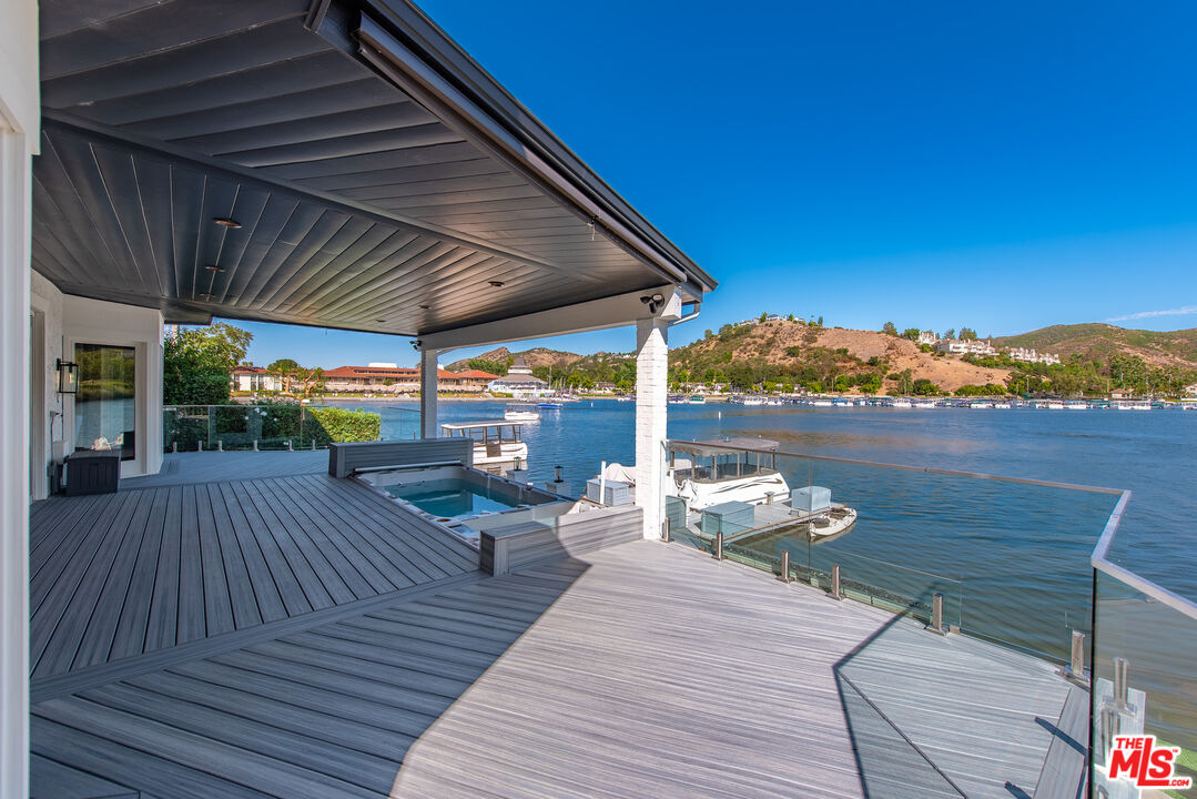 3704 Capstan Cir