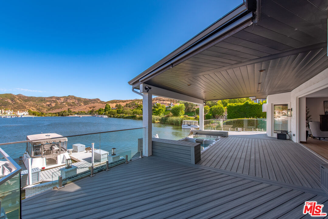 3704 Capstan Cir