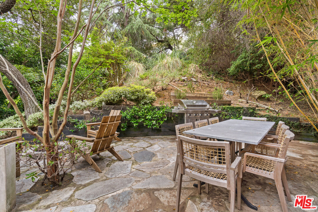 2107 El Roble Ln